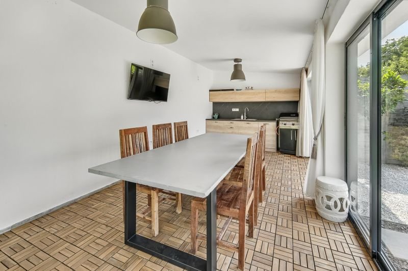 Garden house dining interior